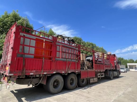 全自動達(dá)克羅涂覆生產(chǎn)線裝車發(fā)貨